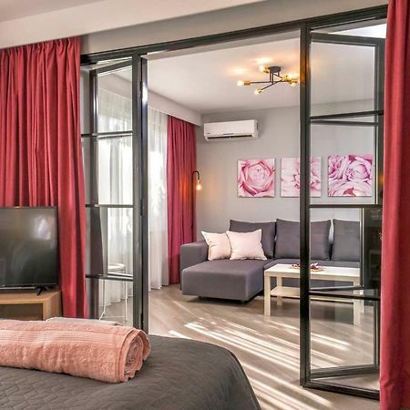 Rose One Bedroom Designer Apartment In City Centre By Flat Mаnager Sofie Exteriér fotografie