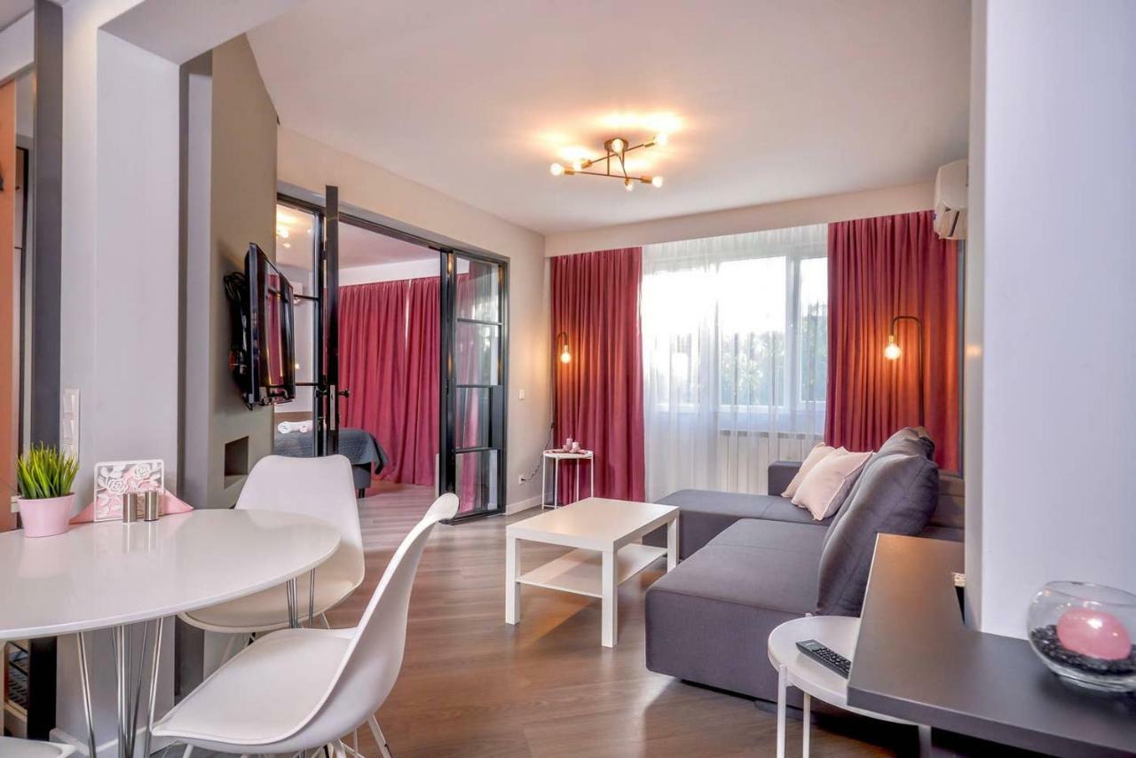 Rose One Bedroom Designer Apartment In City Centre By Flat Mаnager Sofie Exteriér fotografie