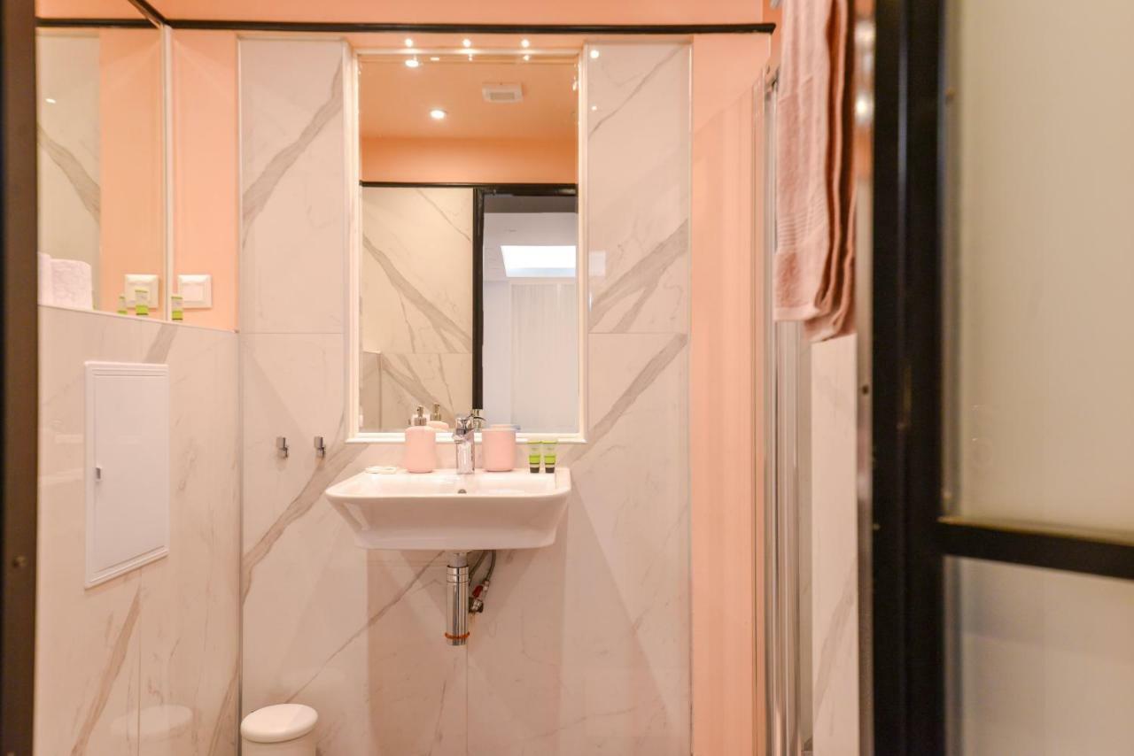 Rose One Bedroom Designer Apartment In City Centre By Flat Mаnager Sofie Exteriér fotografie
