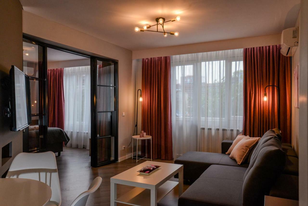 Rose One Bedroom Designer Apartment In City Centre By Flat Mаnager Sofie Exteriér fotografie